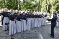 zdjecie z uroczystoci upamitniajcej ofiary cywilne pochowane na cmentarzu w Karolewie (36)