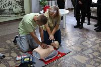 Nowy defibrylator AED