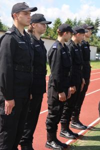 uroczystość wręczenia certyfikatów ukończenia profilu policyjnego