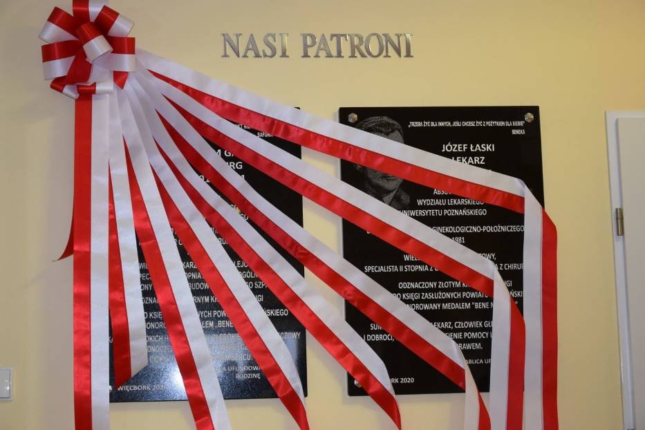 Odsłonięcie tablic upamiętniających Adama Gacę i Józefa Łaskiego, patronów szpitala powiatowego