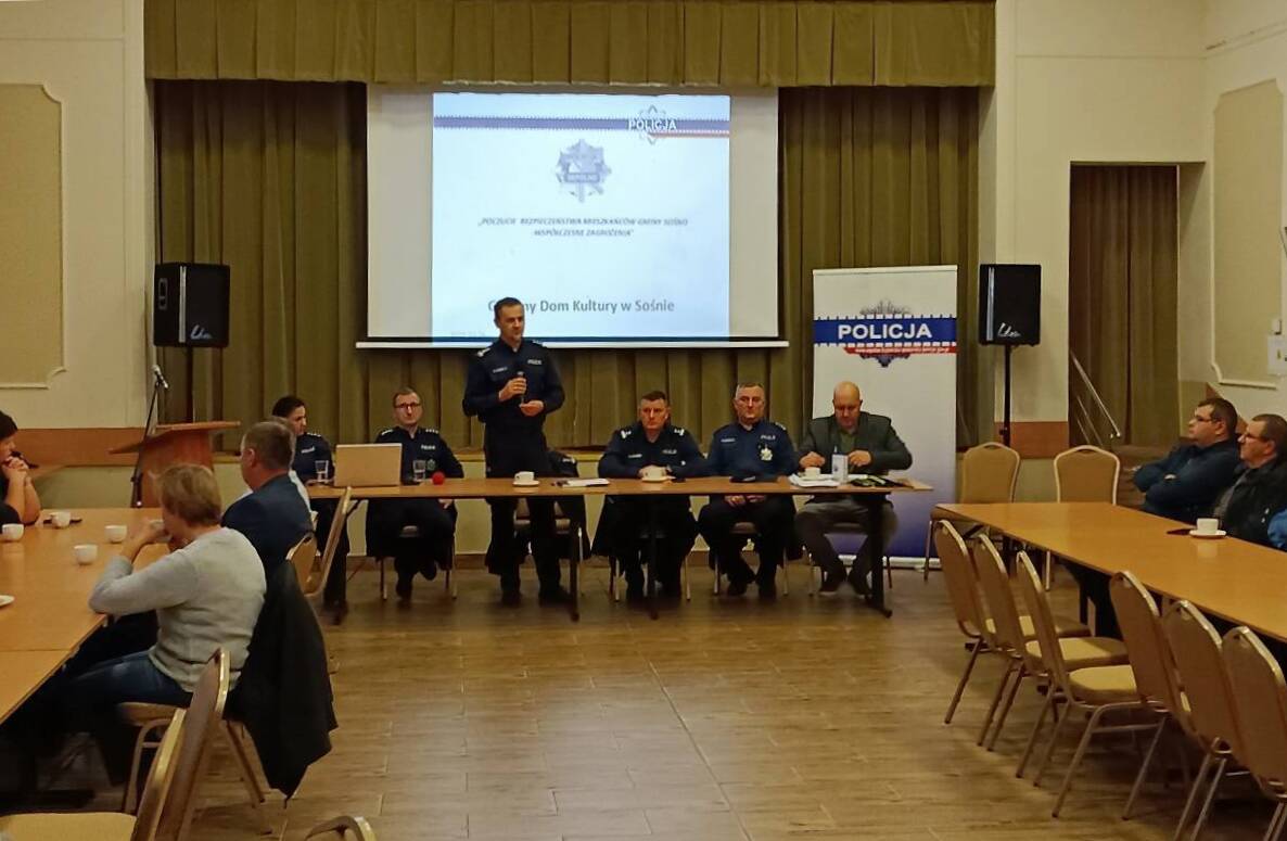 Policjanci przeprowadzili debatę z mieszkańcami gminy Sośno