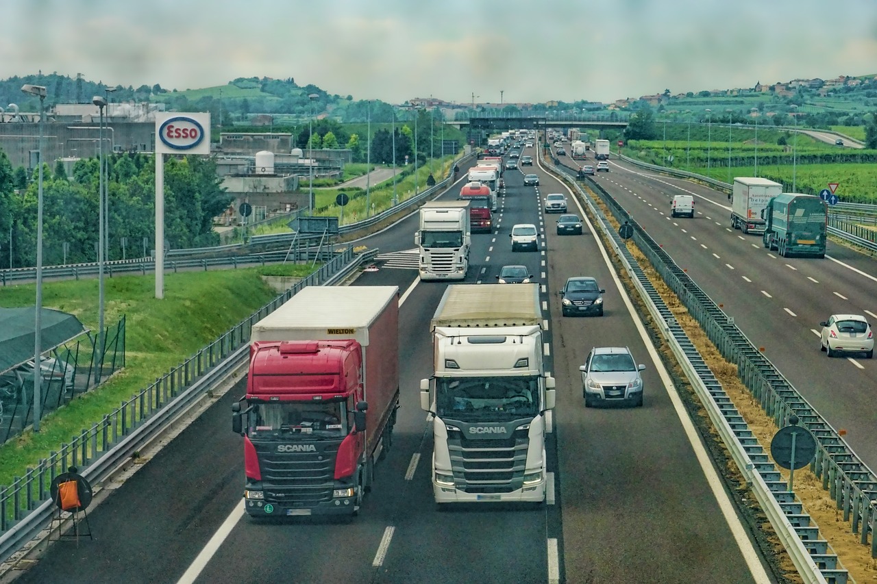 Informacja nt. obowiązku zgłoszenia przez przedsiębiorcę transportu drogowego informacji o liczbie osób zatrudnionych w przedsiębiorstwie