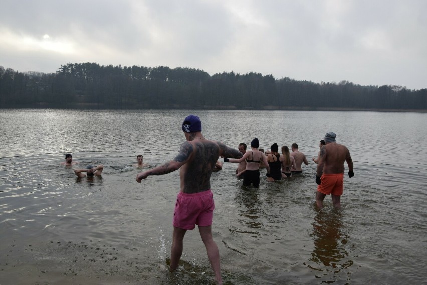 Noworoczne morsowanie w Sępólnie Krajeńskim