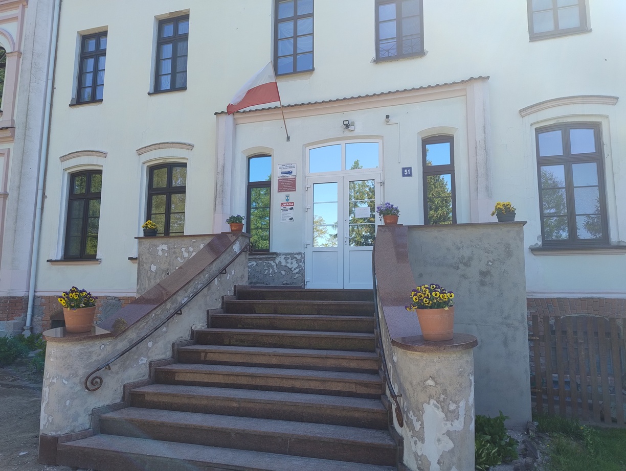 Prace konserwatorsko-restauratorskie w budynku Domu Pomocy Społecznej w Suchorączku