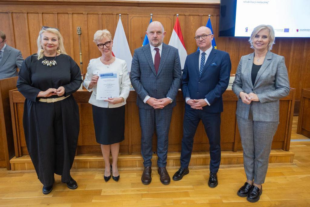 Przekazanie umów o dofinansowanie projektów