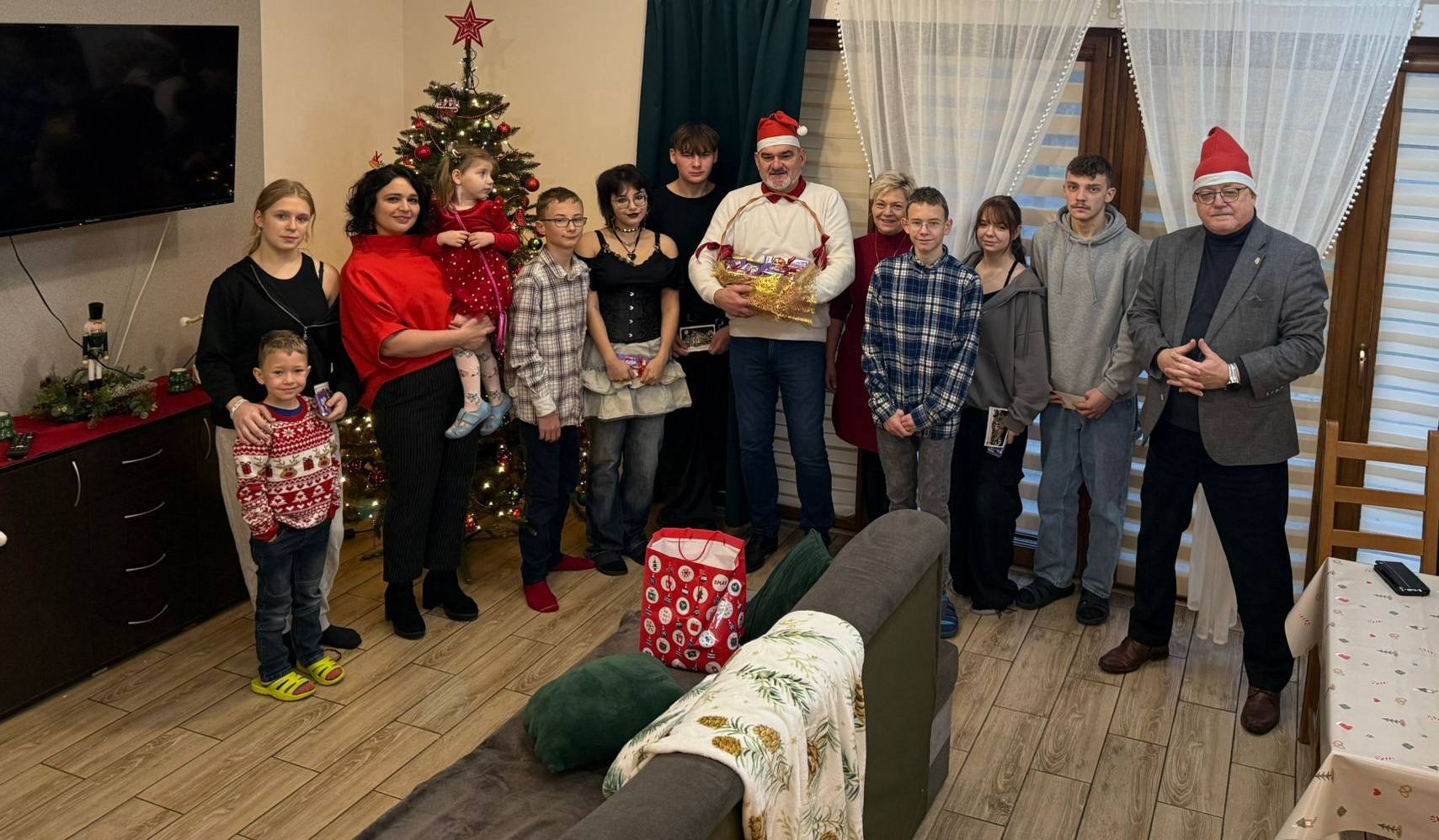 Spotkanie Mikołajkowe z miedzkańcami Domów dla Dzieci