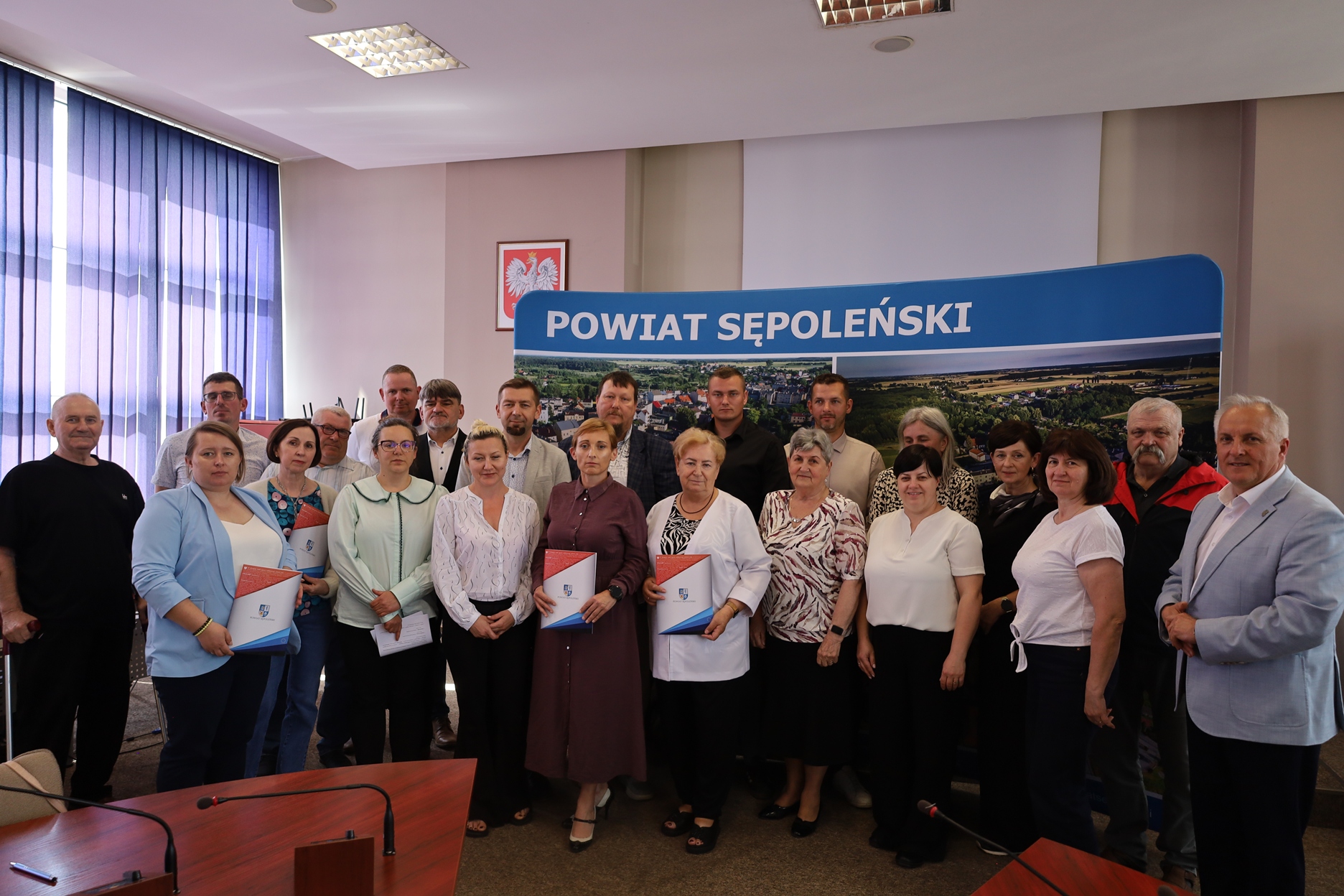 Podpisanie umów dla organizacji pozarządowych